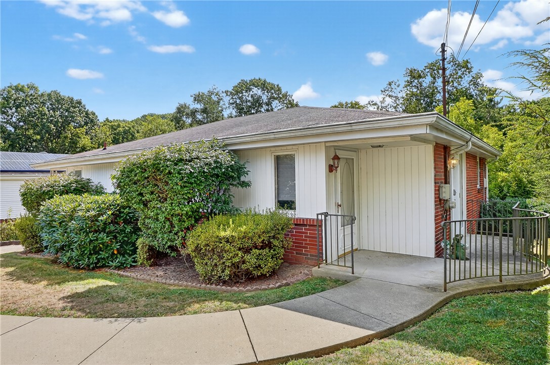 104 SunnyHill Dr
