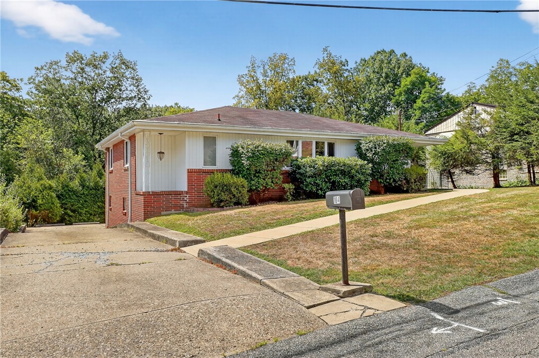 104 SunnyHill Dr