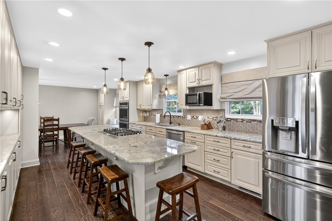 McCandless, Pennsylvania 15090, United States, 4 Bedrooms Bedrooms, ,3 BathroomsBathrooms,Residential,Contingent,216147