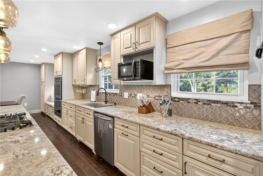 McCandless, Pennsylvania 15090, United States, 4 Bedrooms Bedrooms, ,3 BathroomsBathrooms,Residential,Contingent,216147