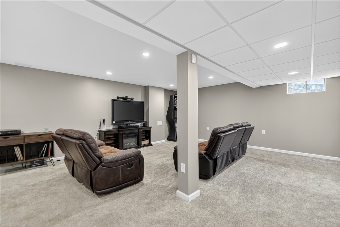 McCandless, Pennsylvania 15090, United States, 4 Bedrooms Bedrooms, ,3 BathroomsBathrooms,Residential,Contingent,216147