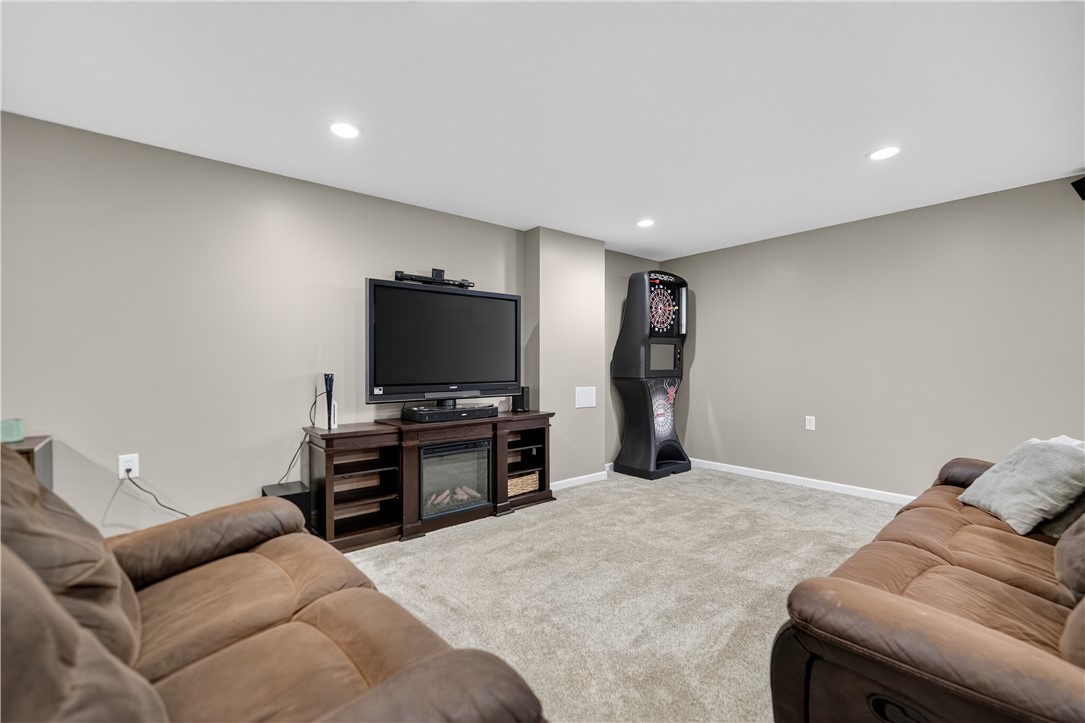 McCandless, Pennsylvania 15090, United States, 4 Bedrooms Bedrooms, ,3 BathroomsBathrooms,Residential,Contingent,216147