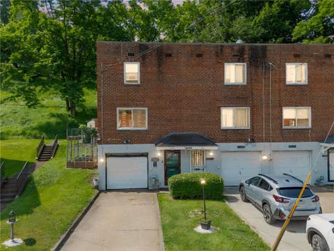 Photo of 7148 Vann Dr, Pittsburgh, PA 15206 (MLS # 1759804)