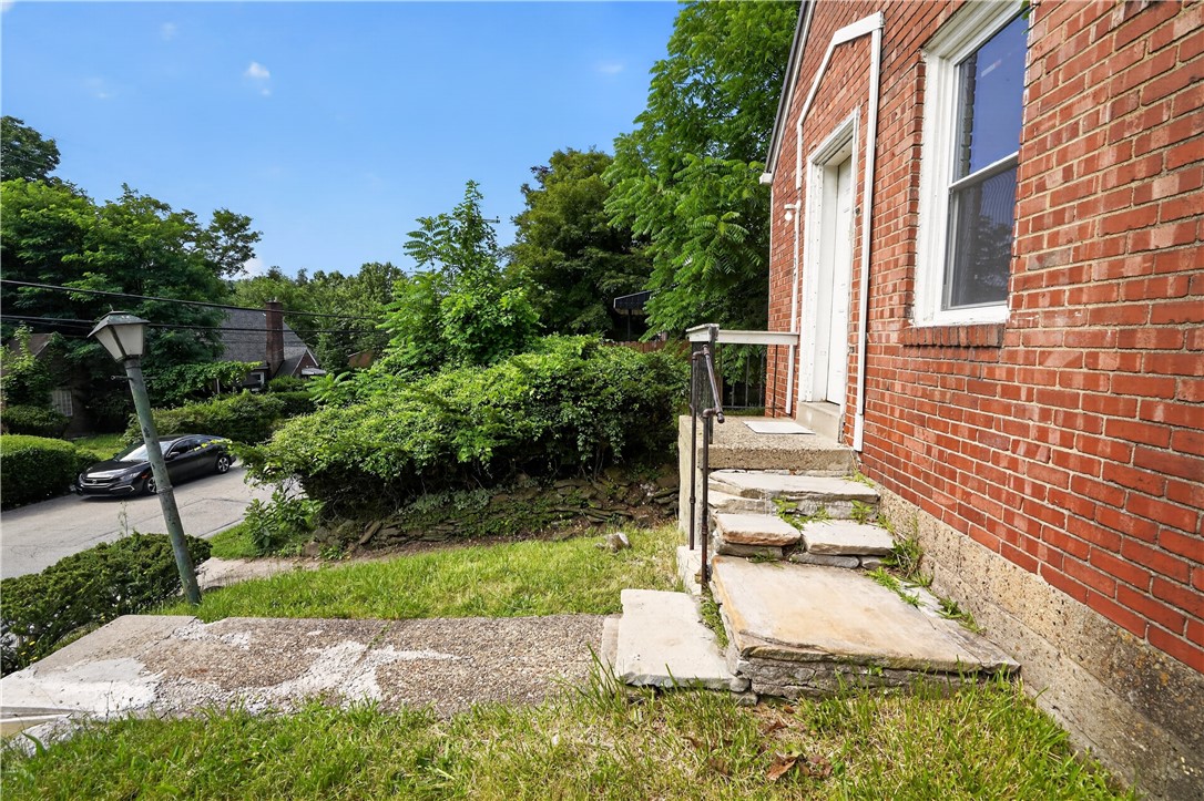 2137 Village Dr
