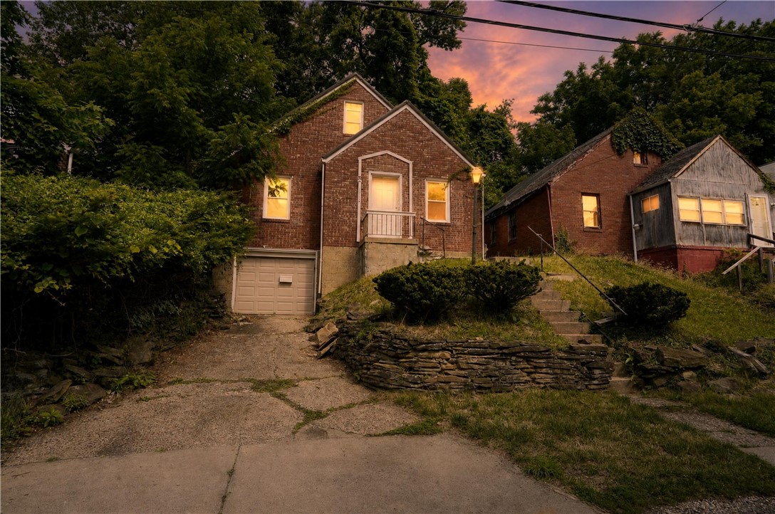 2137 Village Dr
