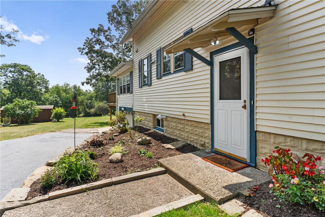 Franklin, Pennsylvania 16323, United States, 3 Bedrooms Bedrooms, ,2 BathroomsBathrooms,Residential,Active,190920