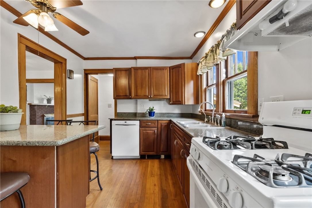 Franklin, Pennsylvania 16323, United States, 3 Bedrooms Bedrooms, ,2 BathroomsBathrooms,Residential,Active,190920