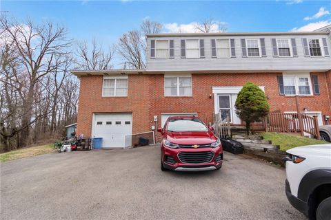Photo of 2545 Ashwood Ct, Freedom, PA 15042 (MLS # 1744437)