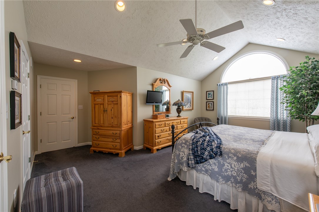 W Leechburg, Pennsylvania 15656, United States, 4 Bedrooms Bedrooms, ,3 BathroomsBathrooms,Residential,Pending,110538