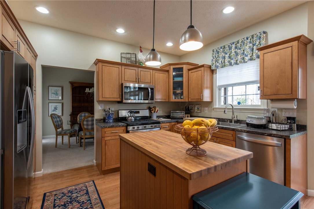 W Leechburg, Pennsylvania 15656, United States, 4 Bedrooms Bedrooms, ,3 BathroomsBathrooms,Residential,Pending,110538