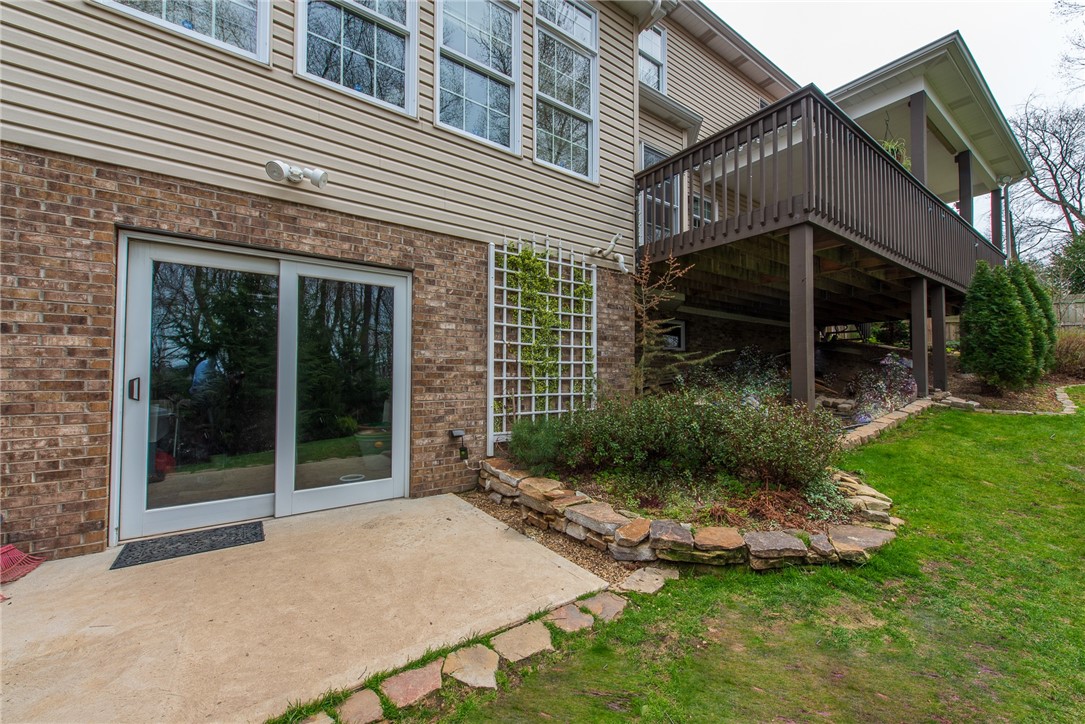 W Leechburg, Pennsylvania 15656, United States, 4 Bedrooms Bedrooms, ,3 BathroomsBathrooms,Residential,Pending,110538