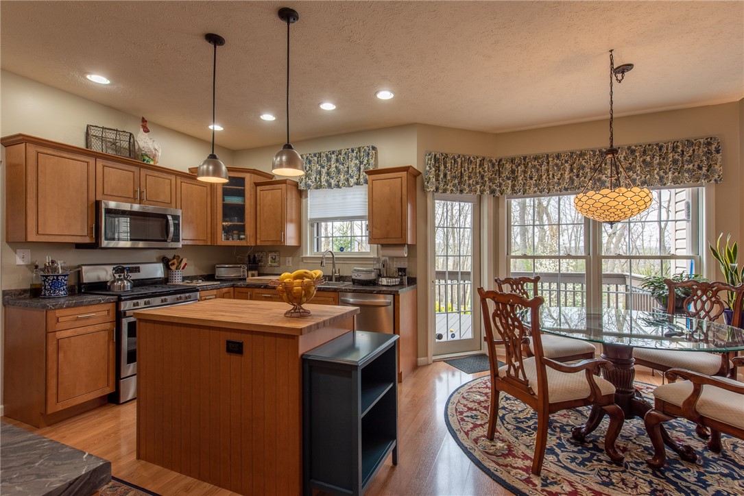 W Leechburg, Pennsylvania 15656, United States, 4 Bedrooms Bedrooms, ,3 BathroomsBathrooms,Residential,Pending,110538