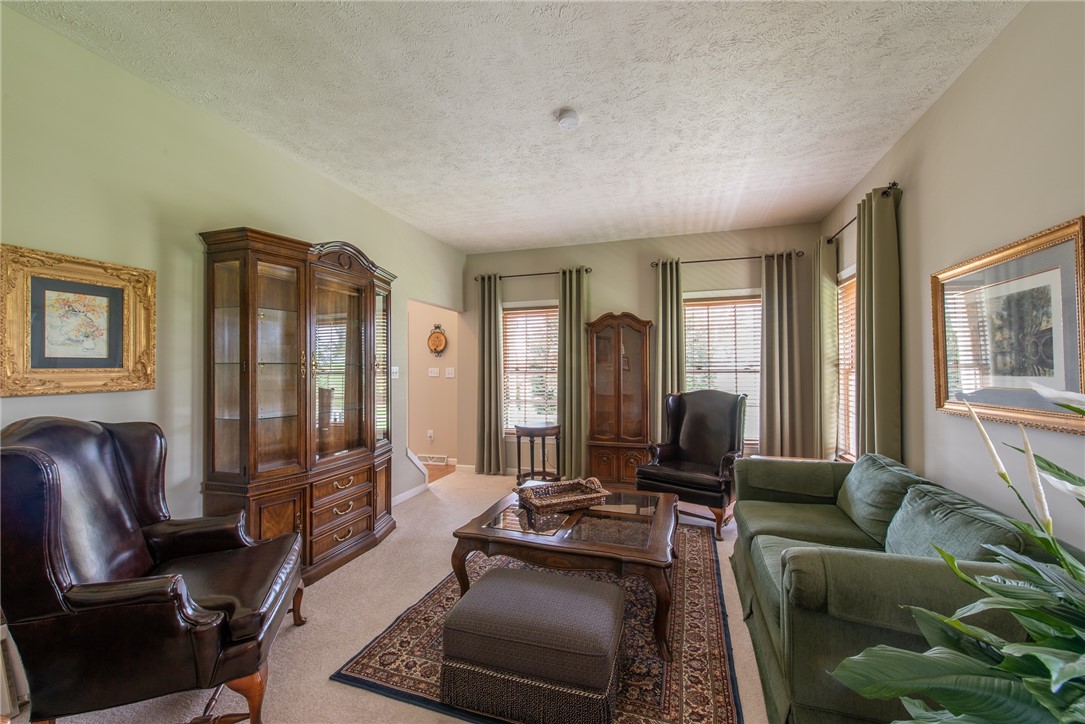 W Leechburg, Pennsylvania 15656, United States, 4 Bedrooms Bedrooms, ,3 BathroomsBathrooms,Residential,Pending,110538