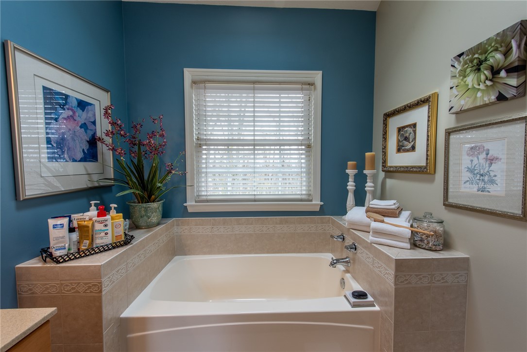 W Leechburg, Pennsylvania 15656, United States, 4 Bedrooms Bedrooms, ,3 BathroomsBathrooms,Residential,Pending,110538