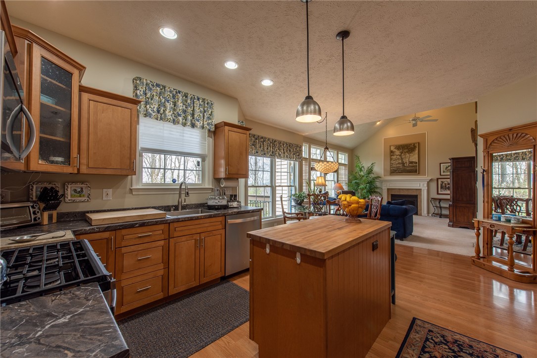 W Leechburg, Pennsylvania 15656, United States, 4 Bedrooms Bedrooms, ,3 BathroomsBathrooms,Residential,Pending,110538