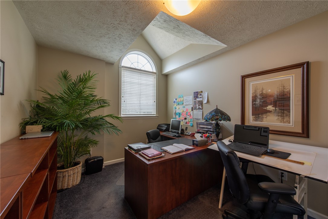 W Leechburg, Pennsylvania 15656, United States, 4 Bedrooms Bedrooms, ,3 BathroomsBathrooms,Residential,Pending,110538