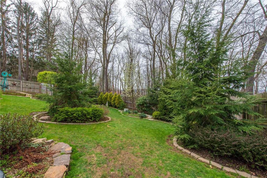 W Leechburg, Pennsylvania 15656, United States, 4 Bedrooms Bedrooms, ,3 BathroomsBathrooms,Residential,Pending,110538