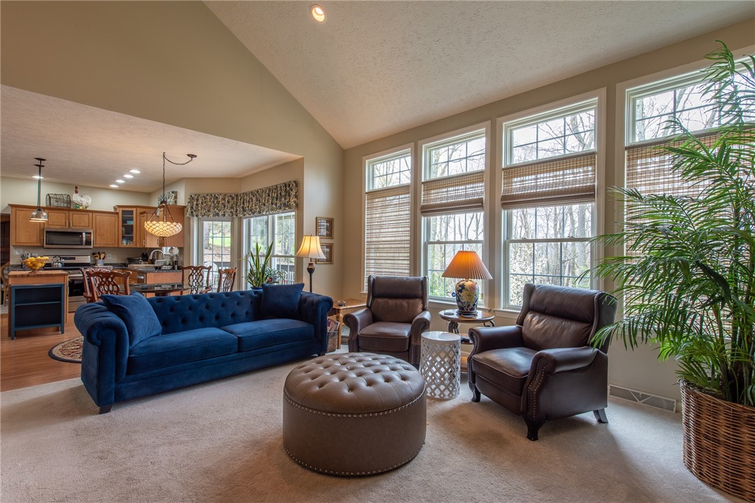 W Leechburg, Pennsylvania 15656, United States, 4 Bedrooms Bedrooms, ,3 BathroomsBathrooms,Residential,Pending,110538