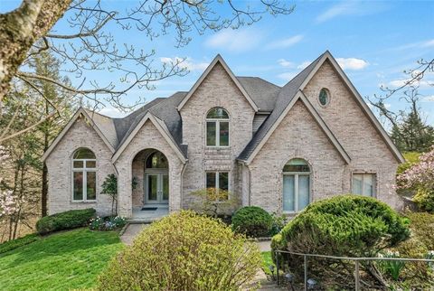 Photo of 59 Collinwood Dr, Pittsburgh, PA 15215 (MLS # 1747110)