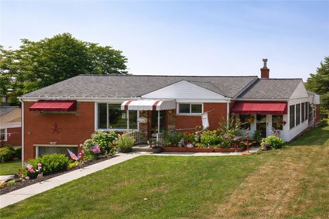 Photo of 457 Elaine Dr, Pittsburgh, PA 15236 (MLS # 1740643)