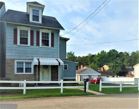 Photo for 208 E Pennview