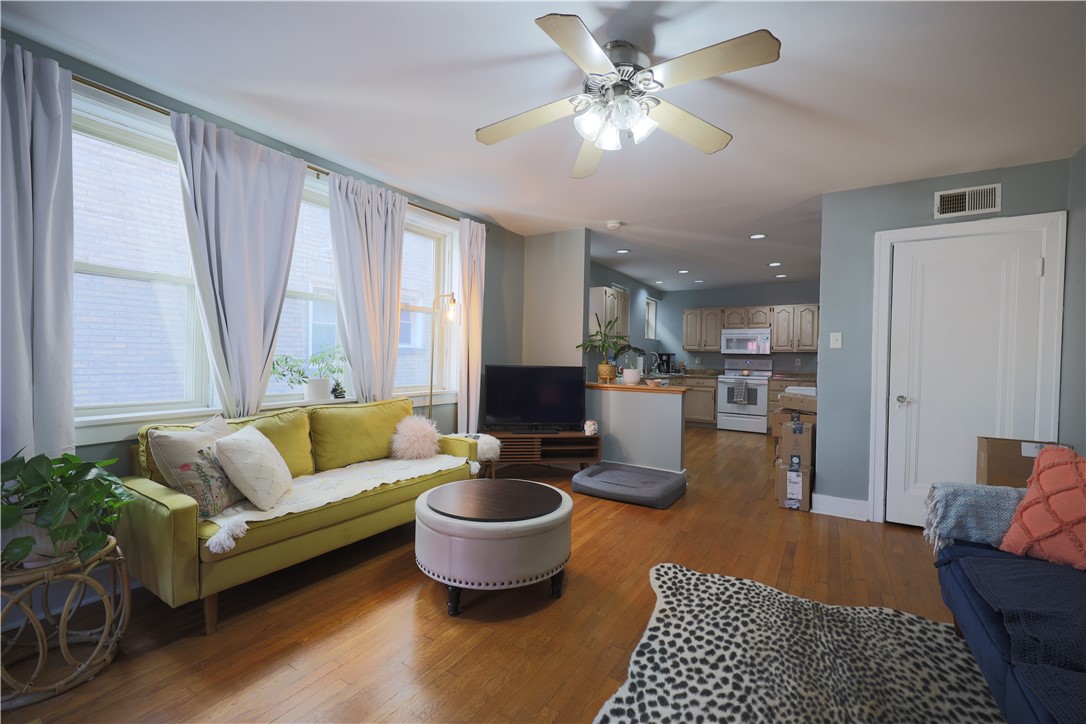 Mt. Lebanon, Pennsylvania 15228, United States, 1 Bedroom Bedrooms, ,1 BathroomBathrooms,Residential,Active,96841