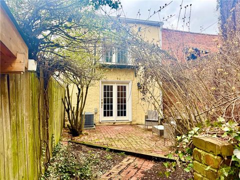 Photo of 1236 Resaca Pl, Pittsburgh, PA 15212 (MLS # 1743509)