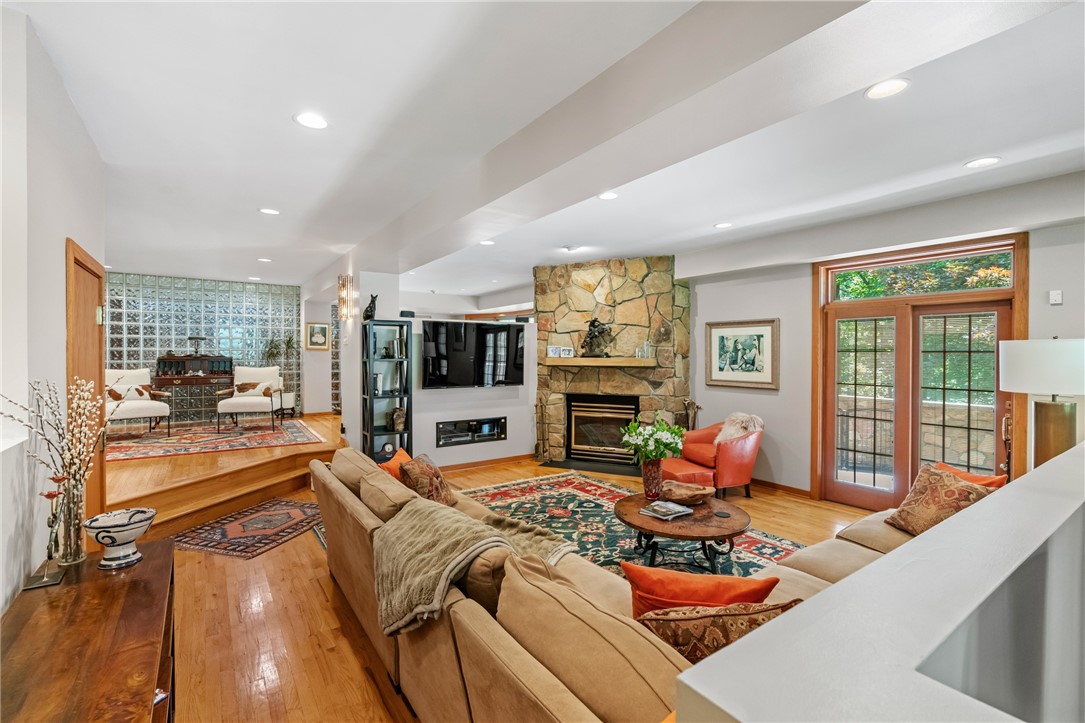 Pittsburgh, Pennsylvania, 15238, United States, 4 Bedrooms Bedrooms, ,4 BathroomsBathrooms,Residential,Active,2022130