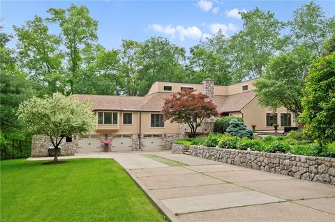 Photo of 337 Fox Chapel Rd, Pittsburgh, PA 15238 (MLS # 1741686)