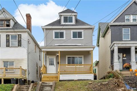 Photo of 618 Boggs Ave, Pittsburgh, PA 15211 (MLS # 1739214)