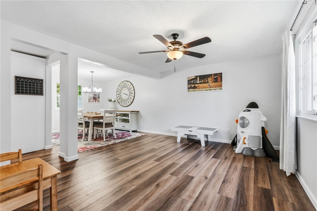 104 Valleyview Dr