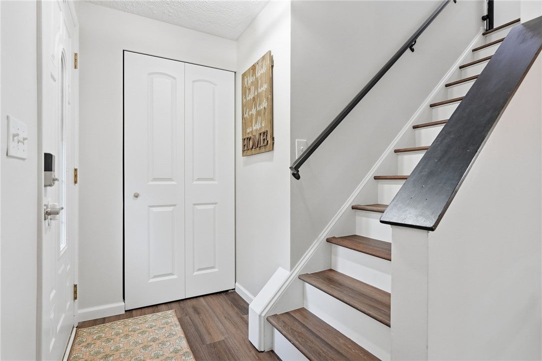 104 Valleyview Dr