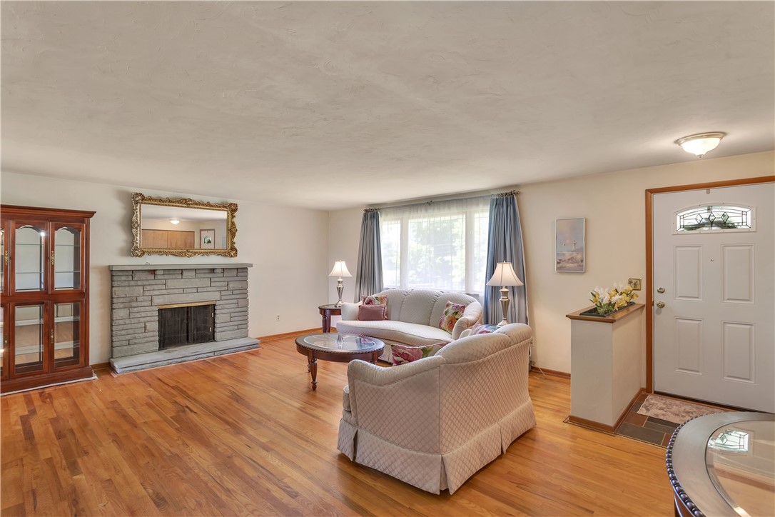 115 Montgomery Dr