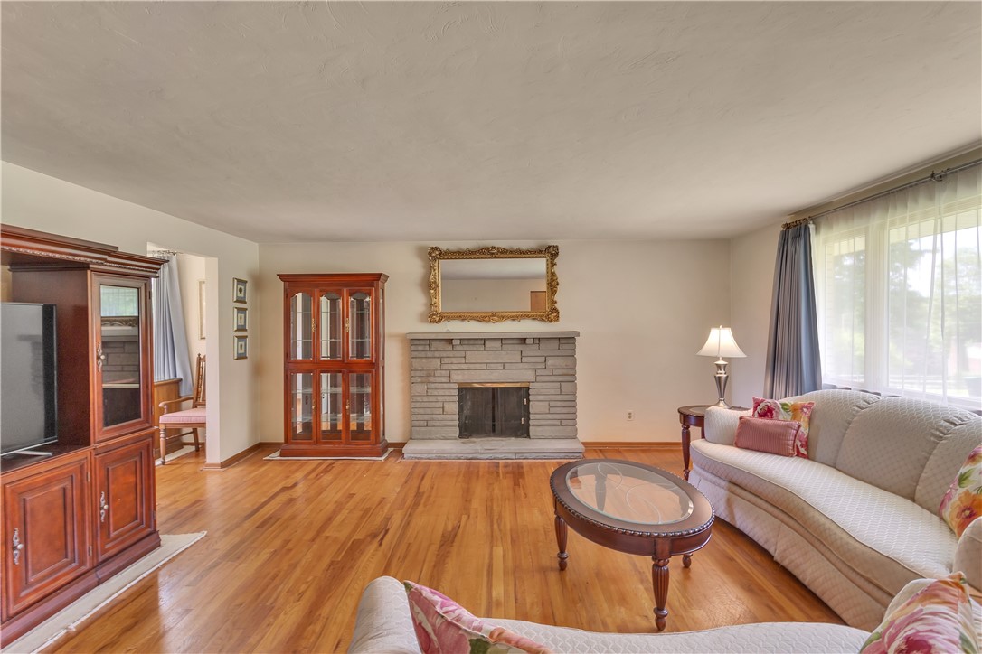 115 Montgomery Dr