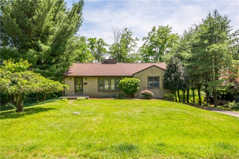 Photo of 3229 Arapahoe Rd, Pittsburgh, PA 15241 (MLS # 1759885)