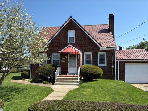 Photo of 2613 Linden Ave, Hopewell, PA 15001 (MLS # 1749858)