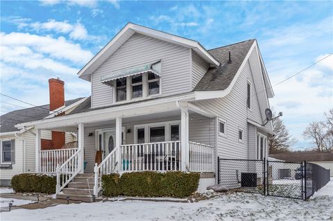 Photo of 1571 W Ridge Ave, Sharpsville, PA 16150 (MLS # 1737493)