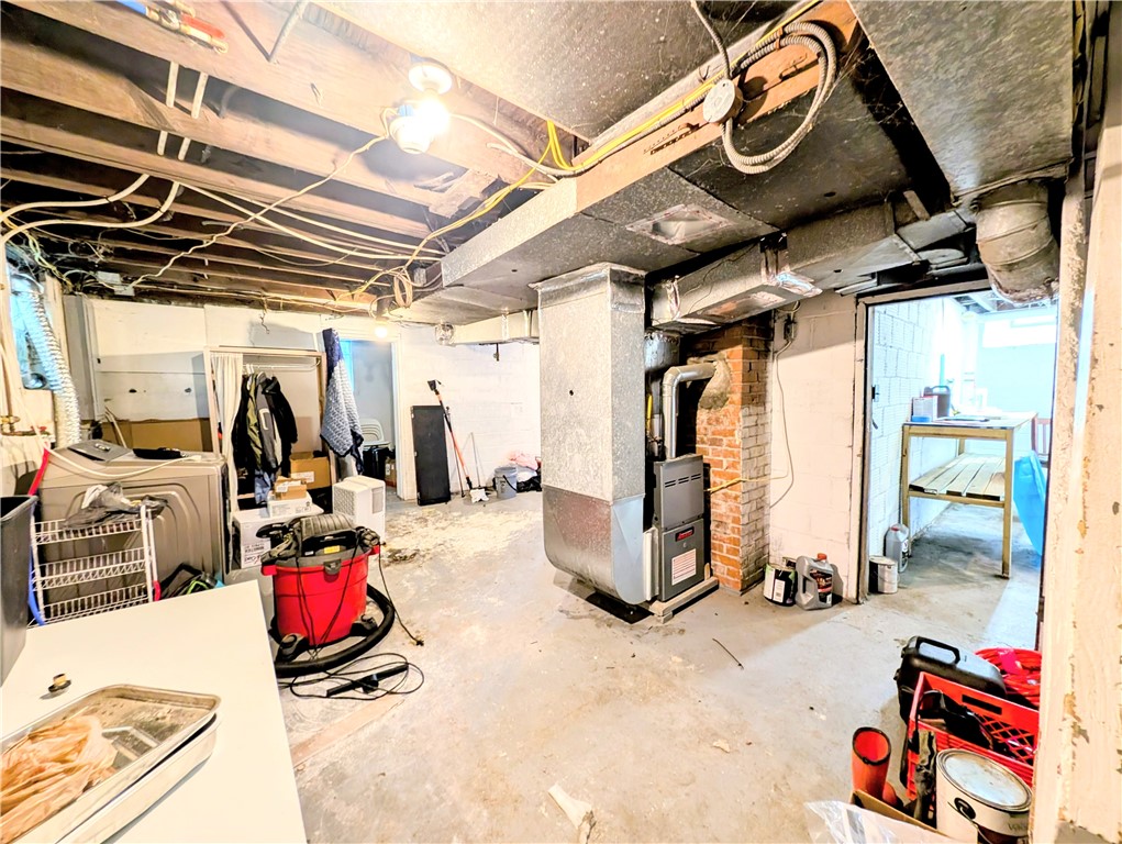 Jeannette, Pennsylvania 15644, United States, 3 Bedrooms Bedrooms, ,1 BathroomBathrooms,Residential,Active,164031