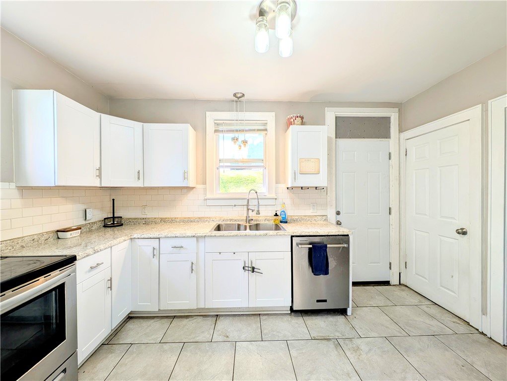 Jeannette, Pennsylvania 15644, United States, 3 Bedrooms Bedrooms, ,1 BathroomBathrooms,Residential,Active,164031