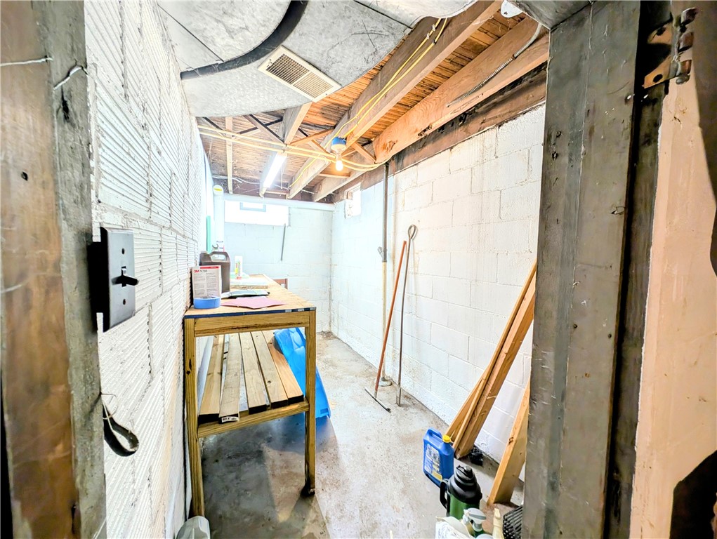 Jeannette, Pennsylvania 15644, United States, 3 Bedrooms Bedrooms, ,1 BathroomBathrooms,Residential,Active,164031