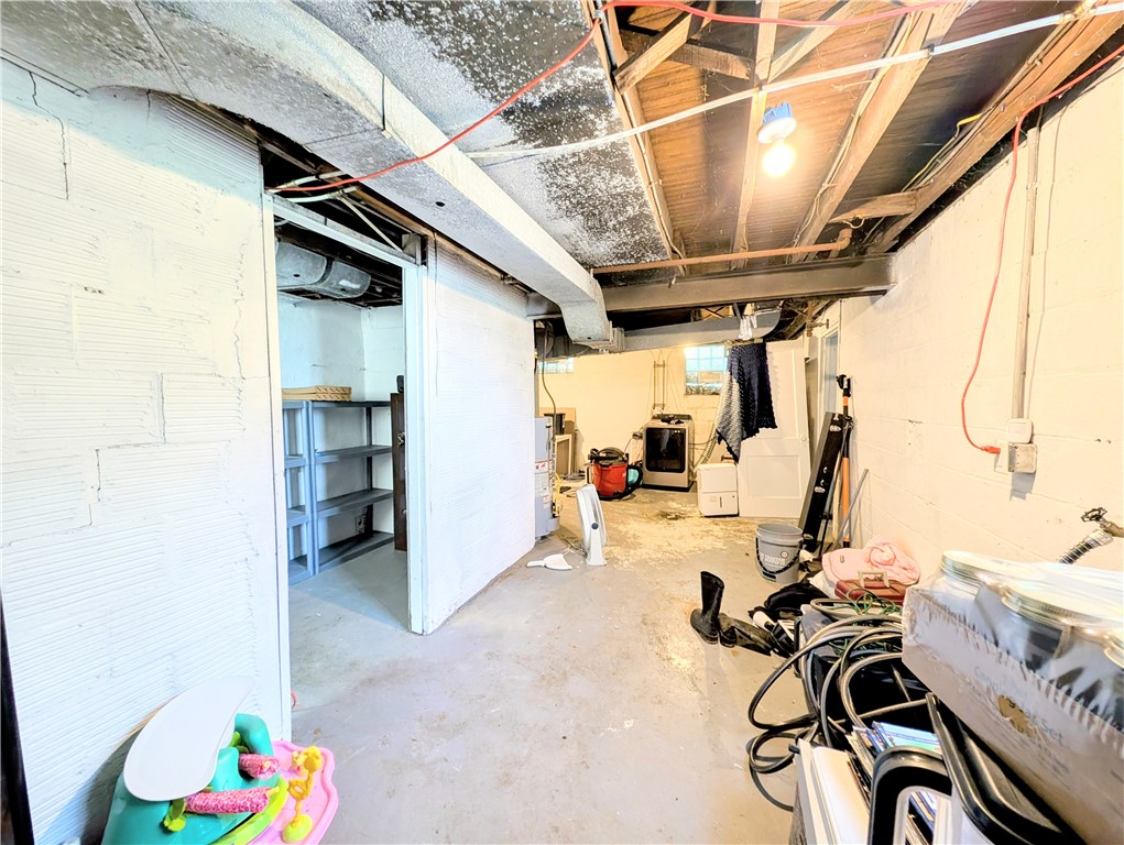 Jeannette, Pennsylvania 15644, United States, 3 Bedrooms Bedrooms, ,1 BathroomBathrooms,Residential,Active,164031