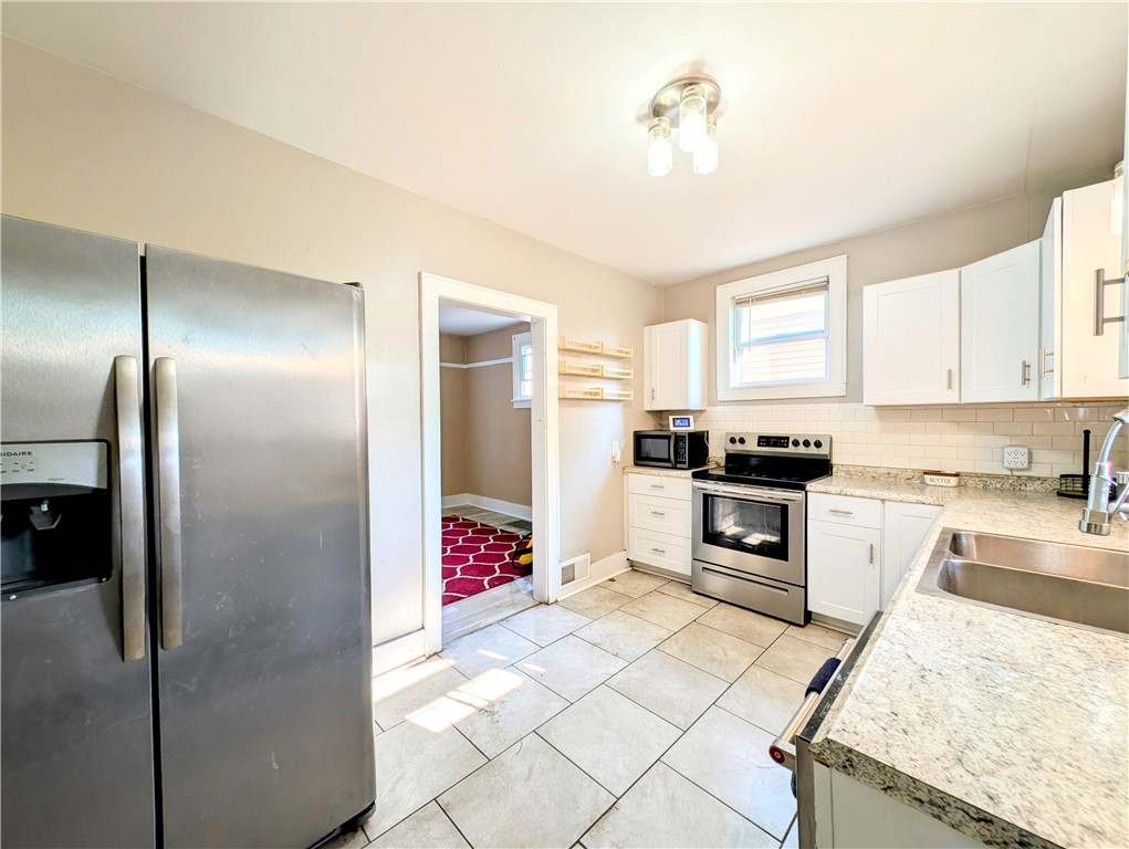 Jeannette, Pennsylvania 15644, United States, 3 Bedrooms Bedrooms, ,1 BathroomBathrooms,Residential,Active,164031