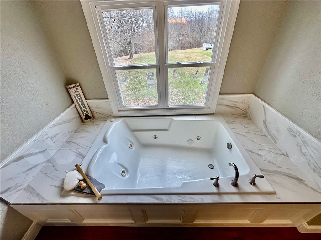 Chippewa Twp, Pennsylvania 15010, United States, 4 Bedrooms Bedrooms, ,3 BathroomsBathrooms,Residential,Contingent,9506