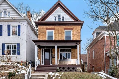 Photo of 2002 Hampton St, Pittsburgh, PA 15218 (MLS # 1734909)