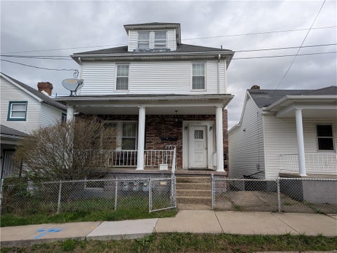 Apartment For Rent - 619 Conrad Ave #2<br/> Charleroi Boro, PA 15022