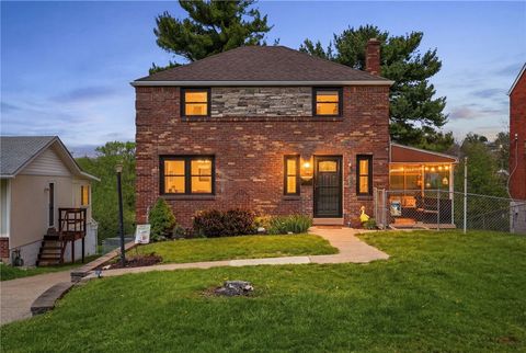 Photo of 1652 Norsen Dr, Pittsburgh, PA 15243 (MLS # 1748776)