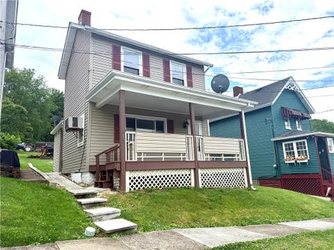 Photo of 413 4th St, Smithton, PA 15479 (MLS # 1759837)
