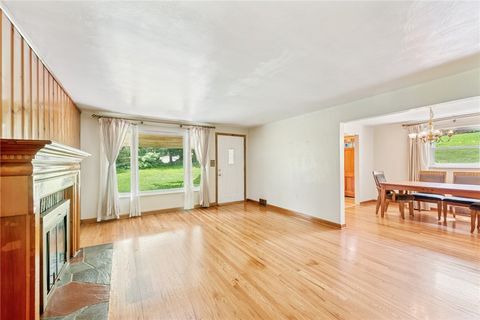 Photo of 305 Beadling Rd, Pittsburgh, PA 15228 (MLS # 1732735)