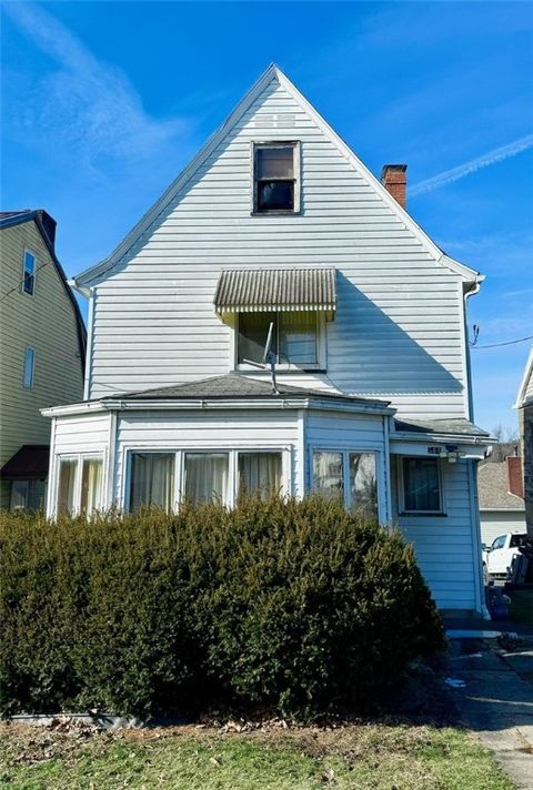Photo of 544 Pearl St, Brownsville, PA 15417 (MLS # 1738050)