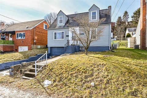 Photo of 2112 Dalton St, Mckeesport, PA 15132 (MLS # 1737950)